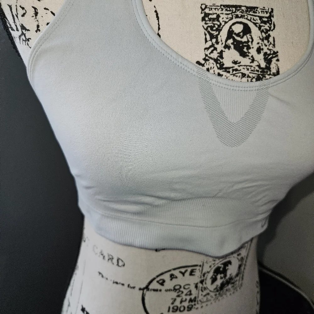 Champion Double Dry Womans Sports Bra Size M - Picture 2 of 8